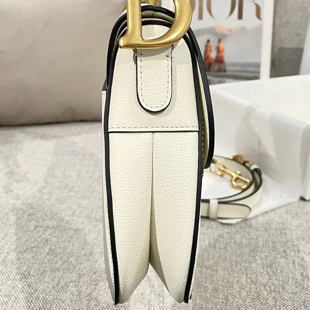 ميديام سادل