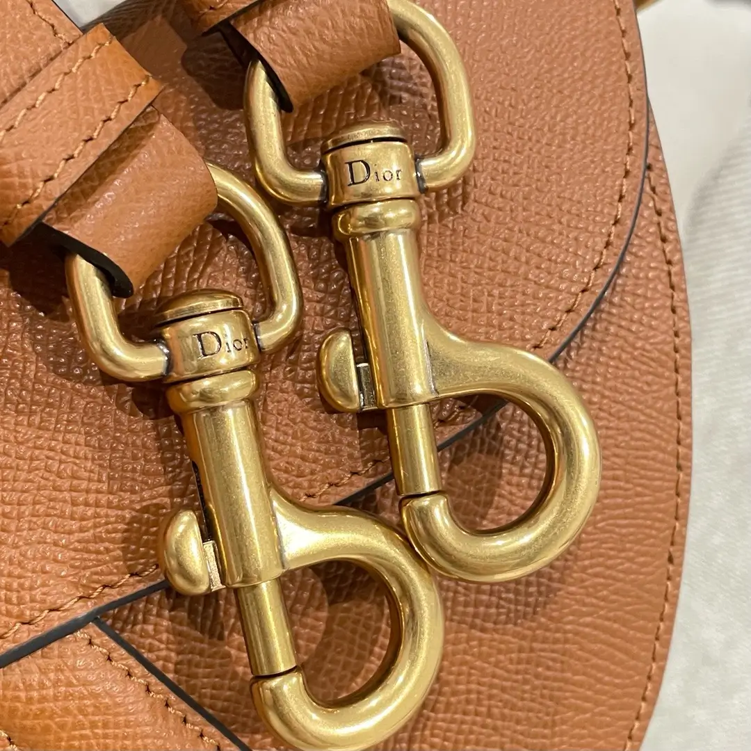 ميديام سادل